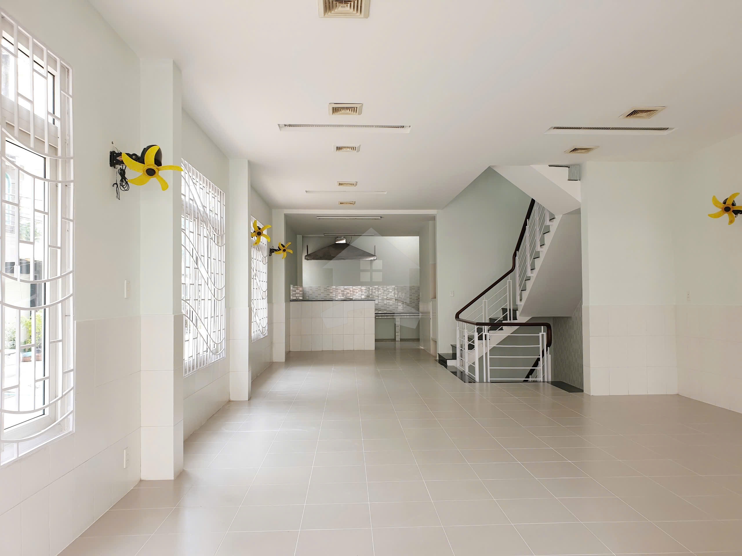 Nhà góc 2 mặt tiền khu D2D Biên Hòa - đầy đủ tiện ích xung quanh - đang cho thu nhập 28 triệu/tháng