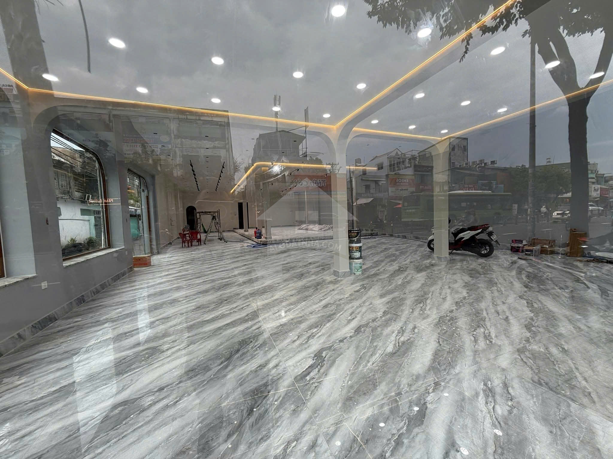 Căn góc 2 mặt tiền 400m2 trung tâm quận Gò Vấp, thích hợp mở showroom, ngân hàng, căn hộ dịch vụ...