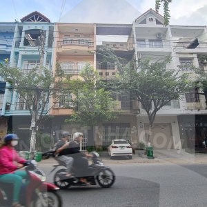 Nhà 1 trệt 3 lầu Khu dân cư Bửu Long, khu vực sầm uất, có thể kinh doanh, mở văn phòng, spa, ...