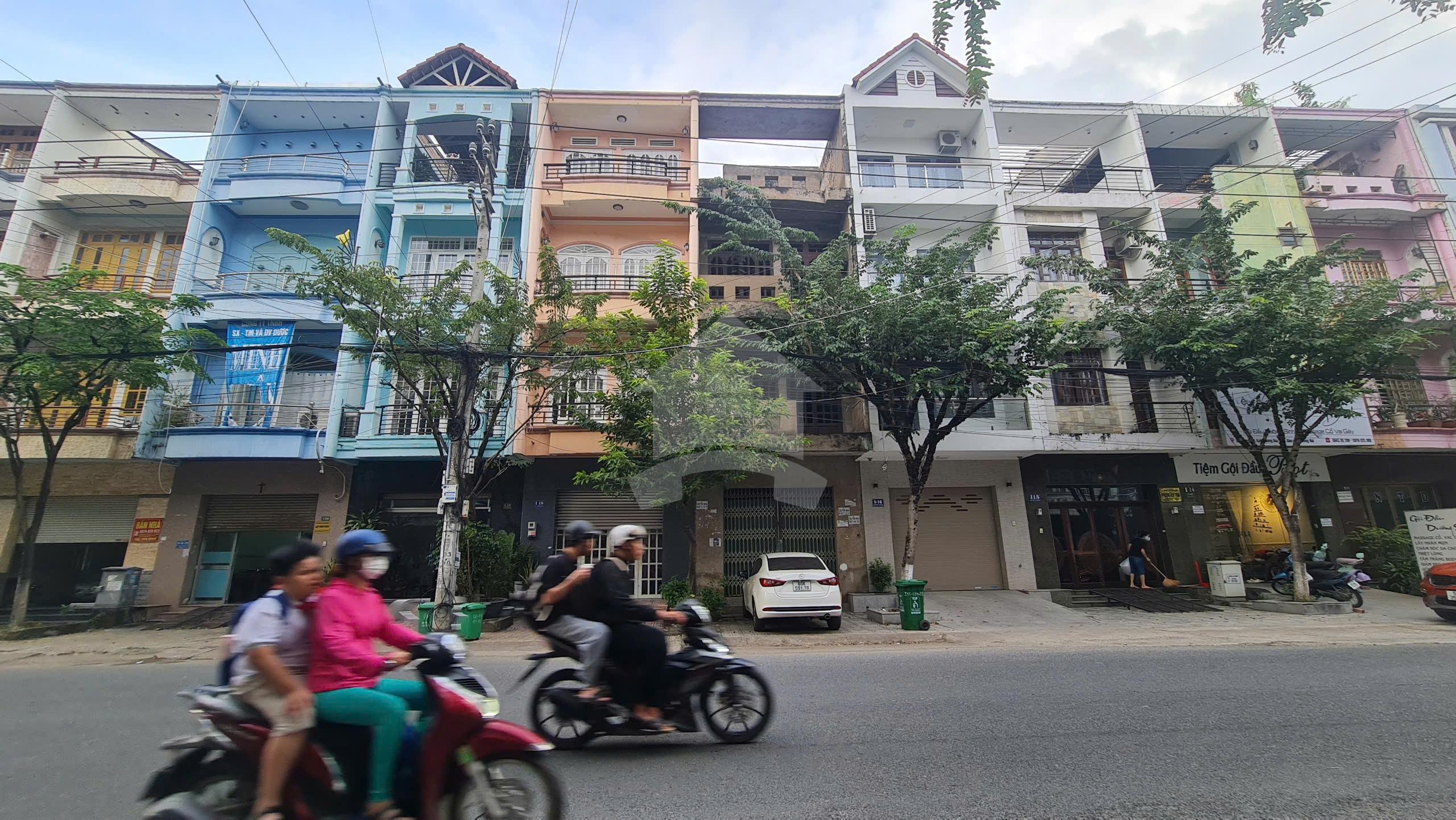 Nhà 1 trệt 3 lầu Khu dân cư Bửu Long, khu vực sầm uất, có thể kinh doanh, mở văn phòng, spa, ...